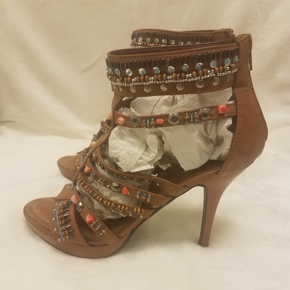 Tan jeweled heels - Picture 2 of 6